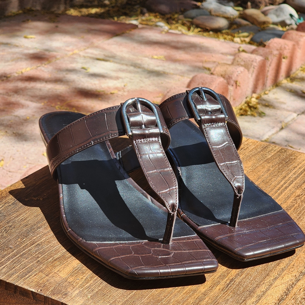 Nordstrom Rack Women's Brown Croc-Embossed Leather Sandal Size 8.5